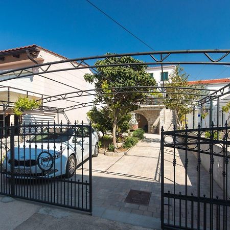 Holiday Home Mari - Modern Holiday House Close To Sea Punat Esterno foto
